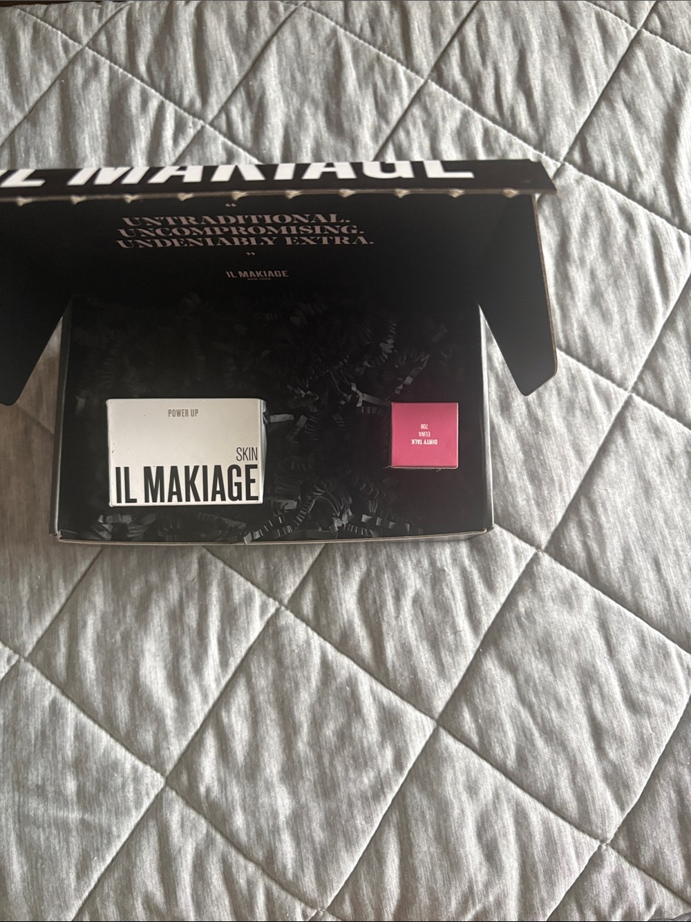 IL MAKIAGE Black & White Cosmetic Presentation Box and skincare